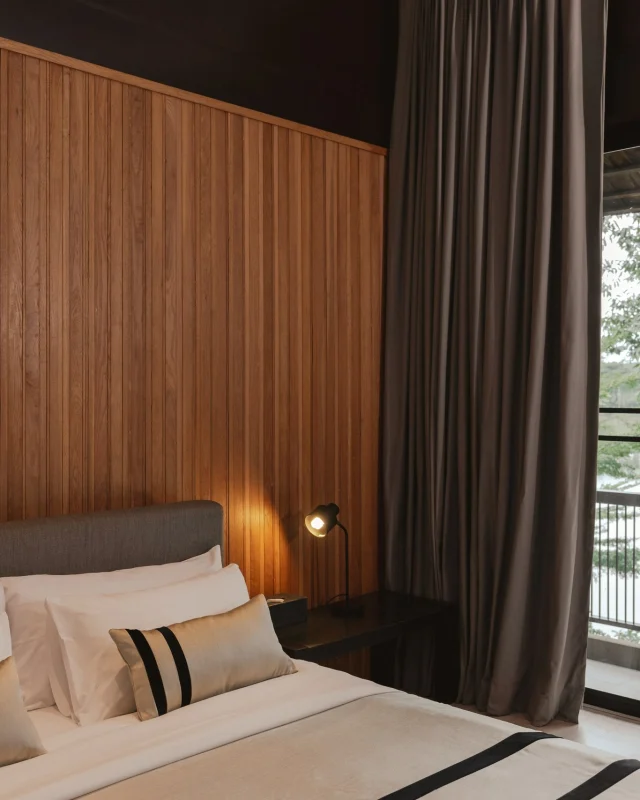 Get away from the usually chaotic life to a private corner at atta villa. 🕊️ Let yourself go during this moment of joy. Whether you choose to soak in an embracing bath or welcome the natural warmth in your room ☀️, everything is a touch of relaxation we have catered for you.

หลบหนีความวุ่นวายมาพักผ่อนในมุมส่วนตัวที่อัตตา วิลล่า ✨🌿 ปล่อยตัวปล่อยใจไปกับช่วงเวลาแห่งความสุข จะเลือกแช่น้ำผ่อนคลายหรือเอนกายรับไออุ่นจากธรรมชาติภายในห้องพัก ทุกสัมผัสคือความตั้งใจที่เราอยากให้คุณได้พักผ่อนอย่างเต็มที่ 🤍

#KirimayaKhaoYai #attavilla #Relaxing #Refresh