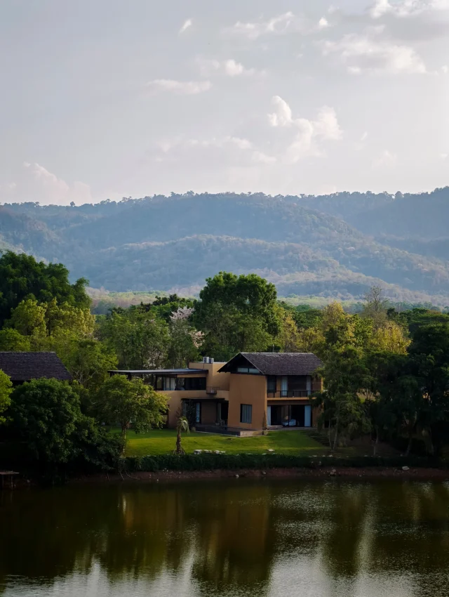 As soft lights meet the cool evening breeze among the valleys, every trace of fatigue simply melts away. 🌿✨ Captured by Khun @oykuerel Don't forget to share your moment with us @kirimaya_khaoyai

ช่วงเวลาที่แสงไฟสีนวลตามาบรรจบกับลมเย็นๆ ท่ามกลางหุบเขา ความเหนื่อยล้าที่มีก็หายไปในทันที 🌳🤍 ขอบคุณภาพสวยๆ จากคุณ @oykuerel อย่าลืมแบ่งปันภาพความประทับใจของคุณกับเราที่ @kirimaya_khaoyai

#Kirimaya #Nature #KirimayaGuests
