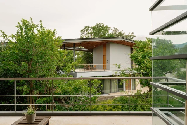 Turn your simple relaxation into an experience that blends with nature at Gliding Villa 🏡, our private home designed to get you ever closer to the color green provided by nature form every angle. 🌳 Whether you're in the bedroom with a vista of natural greenery or at the spacious terrace where gentle breeze and great mountain views are easily admired, your utmost peace is a promise from us. 🌫️

เปลี่ยนการพักผ่อนให้กลมกลืนไปกับธรรมชาติที่ Gliding Villa 🌿 บ้านพักส่วนตัวที่ออกแบบให้คุณได้ใกล้ชิดกับพื้นที่สีเขียวในทุกมุมมอง ไม่ว่าจะเป็นห้องนอนที่มองเห็นทิวไม้ร่มรื่น หรือระเบียงกว้างโปร่งสบายที่เปิดรับสายลมและวิวขุนเขา พื้นที่แห่งความเงียบสงบที่รอให้คุณมาทิ้งตัวลงนอน ⛰️✨

#KirimayaKhaoyai #Relaxing #Refresh #GlidingVilla