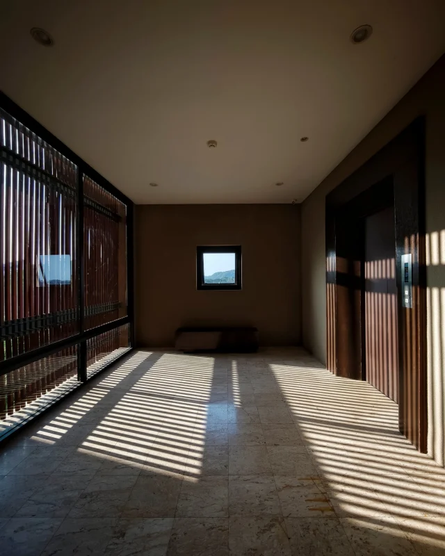 As the golden sunlight grates through the architecture and touches the grounds of Kirimaya 🌞⛰️, the atmosphere becomes a gentle surrounding for those who cast their eyes on the place. And while the aesthetics shift with the time of day, the lights and shades become the unadulterated, ever-changing artworks of nature. 🎨

แสงแดดที่ส่องผ่านเข้ามา วาดลวดลายของแสงและเงาลงบนพื้นที่ตรงหน้า 🌤️ ขณะเดียวกันบรรยากาศรอบตัวก็เปลี่ยนไปตามจังหวะของแสงในแต่ละช่วงเวลา จนทุกอย่างดูเชื่อมโยงกันอย่างพอดี และกลายเป็นภาพที่สวยงามในแบบที่ธรรมชาติค่อยๆ รังสรรค์ขึ้นมาโดยไม่ต้องปรุงแต่งเพิ่ม 🪴

#Kirimaya #Nature #Relaxing