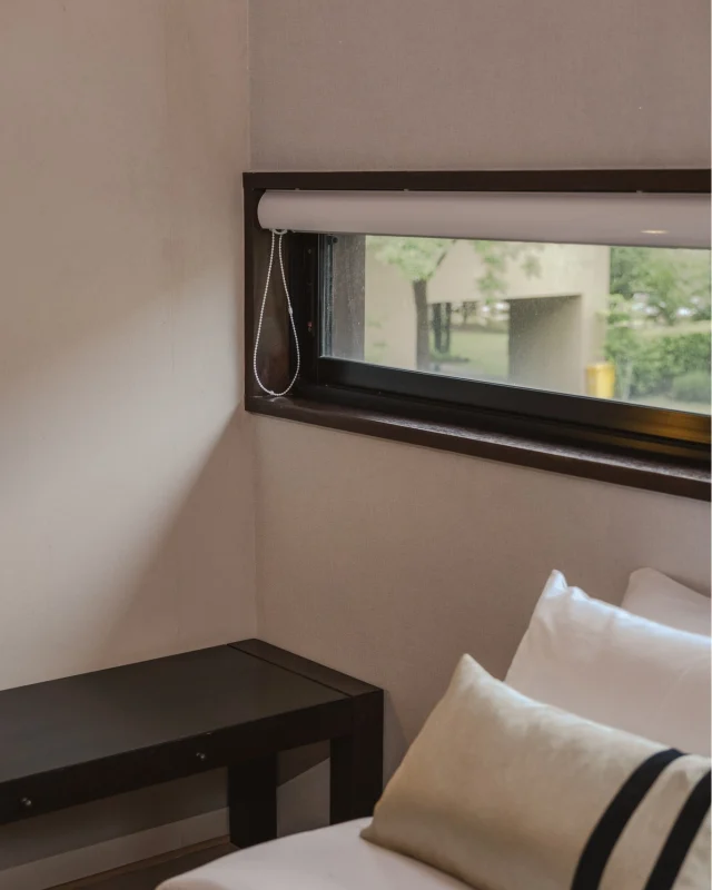 The charm of atta villa resides within the tranquility offered by the lake, and the cozy corners in the villa that welcome nature as part of it. 🌊 Relish the soft sunlight slipping through the windows ☀️, the green color of the flora all around 🌱, and the peaceful atmosphere surrounding the place. Let your stay be full of quality time of relaxation and a calm mind, the way atta provides. 🪵

เสน่ห์ของอัตตา วิลล่า ซ่อนอยู่ในวิวทะเลสาบอันเรียบสงบ และมุมเล็กๆ ในห้องพักที่เปิดรับธรรมชาติได้อย่างกลมกลืน 🪟 แสงนุ่มละมุนที่ลอดผ่านหน้าต่าง สีเขียวขจีของทิวไม้ภายนอก และบรรยากาศอันอบอุ่นรอบกาย ค่อยๆ โอบล้อมให้การพักผ่อนเต็มไปด้วยความสงบ ผ่อนคลาย และสบายใจ ในแบบฉบับของอัตตาอย่างแท้จริง 🤍

#KirimayaKhaoyai #AttaLakeSideResort #Nature #Relaxing #Refresh