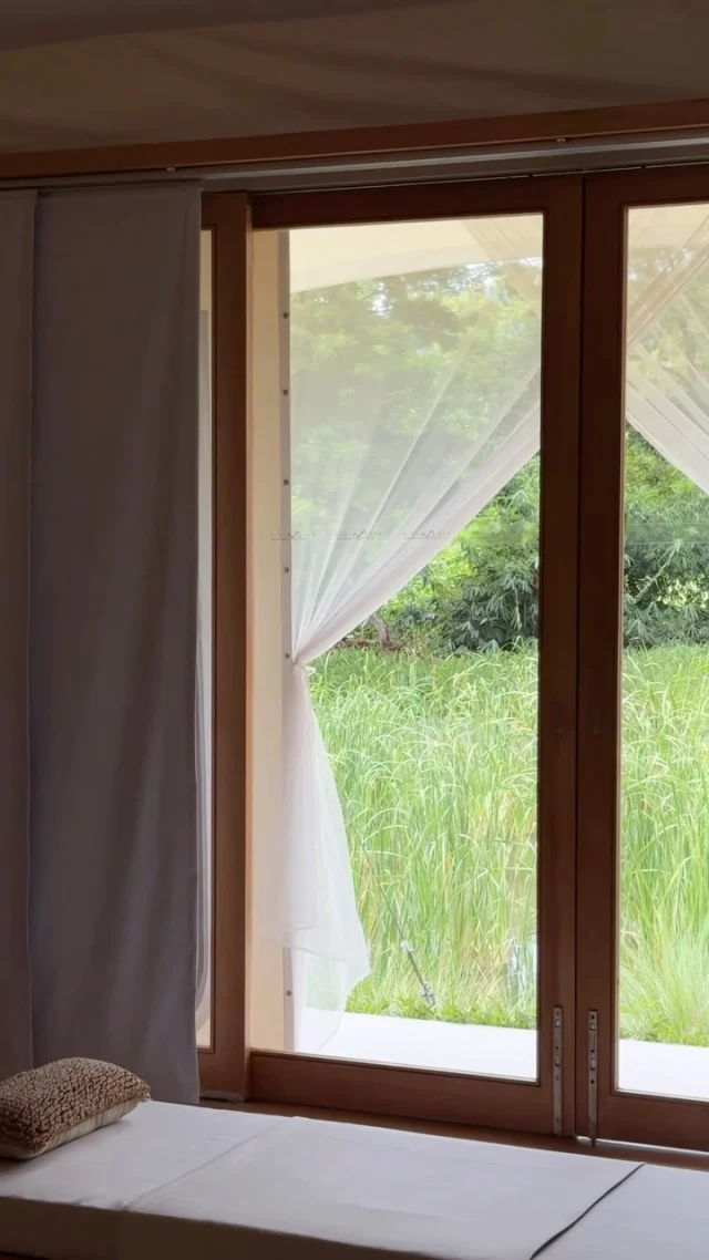 Tented Onsen Villa is a private sanctuary amid nature, designed for days when you simply want to slow down. 🌾 Make your day complete with a warm onsen to soak ♨️, recharge your body, and let your mind rest in the tranquil surroundings. Your time spent here will be an experience of simple, private, and deeply soothing relaxation. 🪵🤎

Tented Onsen Villa พื้นที่พักผ่อนส่วนตัวท่ามกลางธรรมชาติ สำหรับวันที่อยากให้ทุกอย่างค่อยๆ ช้าลง 🍃 พร้อมออนเซ็นอุ่นๆ ให้ได้แช่น้ำ พักร่างกาย และปล่อยใจไปกับบรรยากาศสงบสบายรอบตัว เป็นการพักผ่อนที่เรียบง่าย เป็นส่วนตัว และเต็มไปด้วยความผ่อนคลาย 🛁✨

#KirimayaKhaoyai #KirimayaTentedOnsenVilla #Nature #Relaxing #Refresh